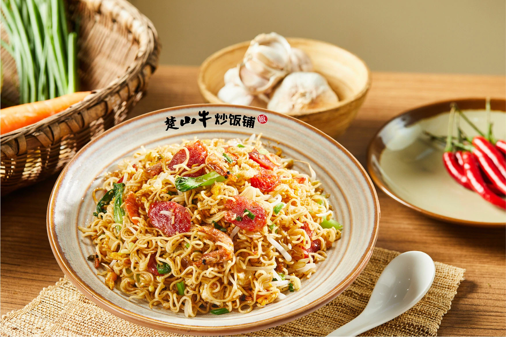 广式腊肠蛋炒方便面