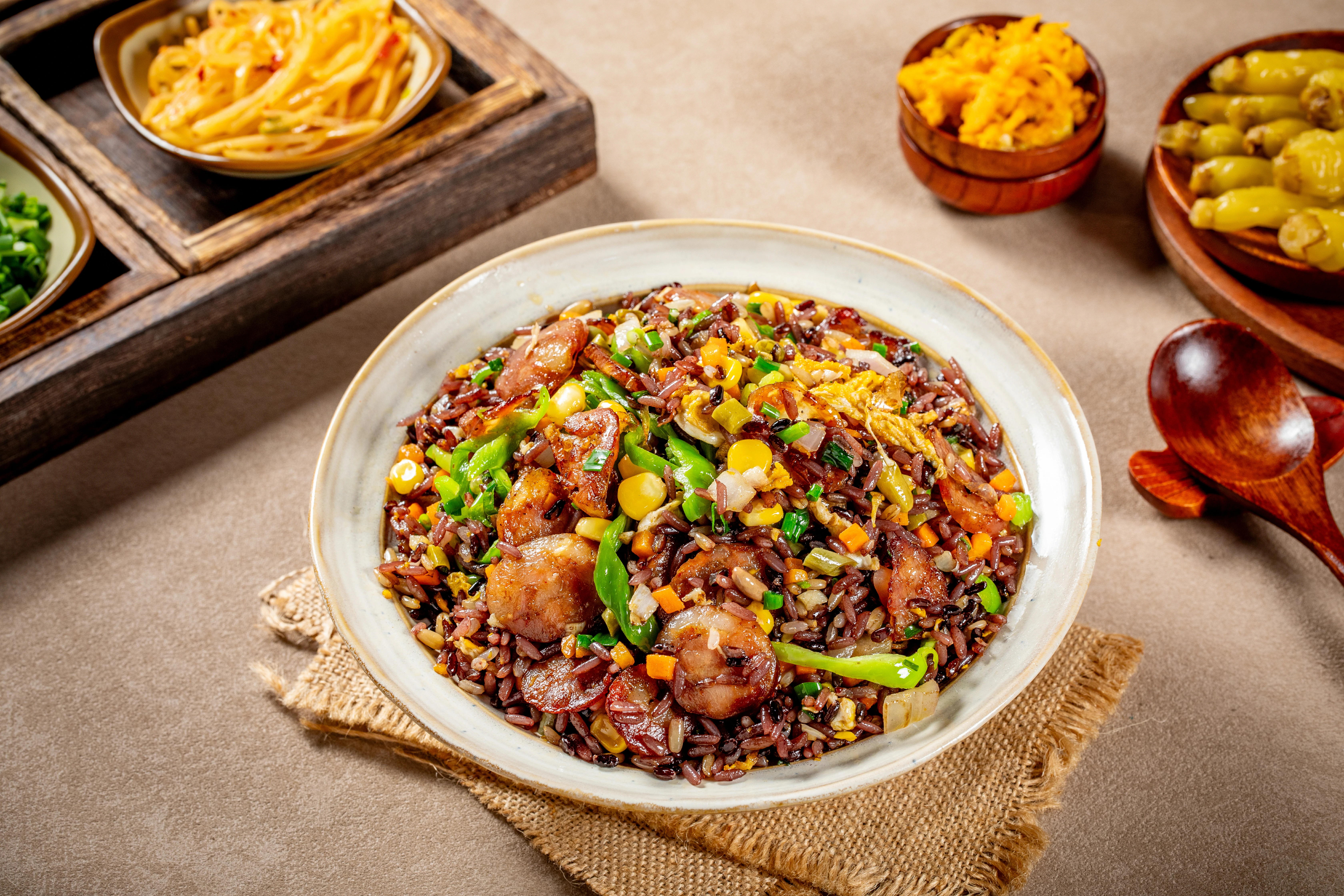 鱿鱼虾仁杂粮蛋炒饭